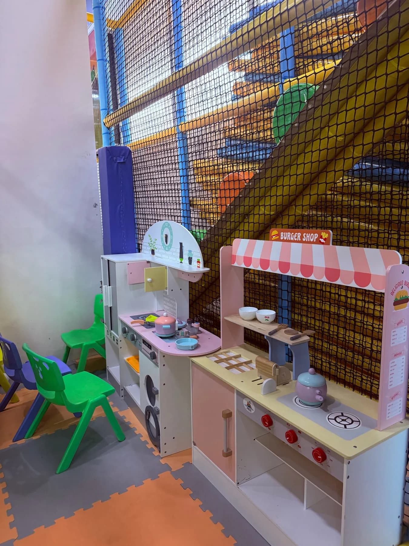 Pretend play kitchen and market stall corner at Lopa