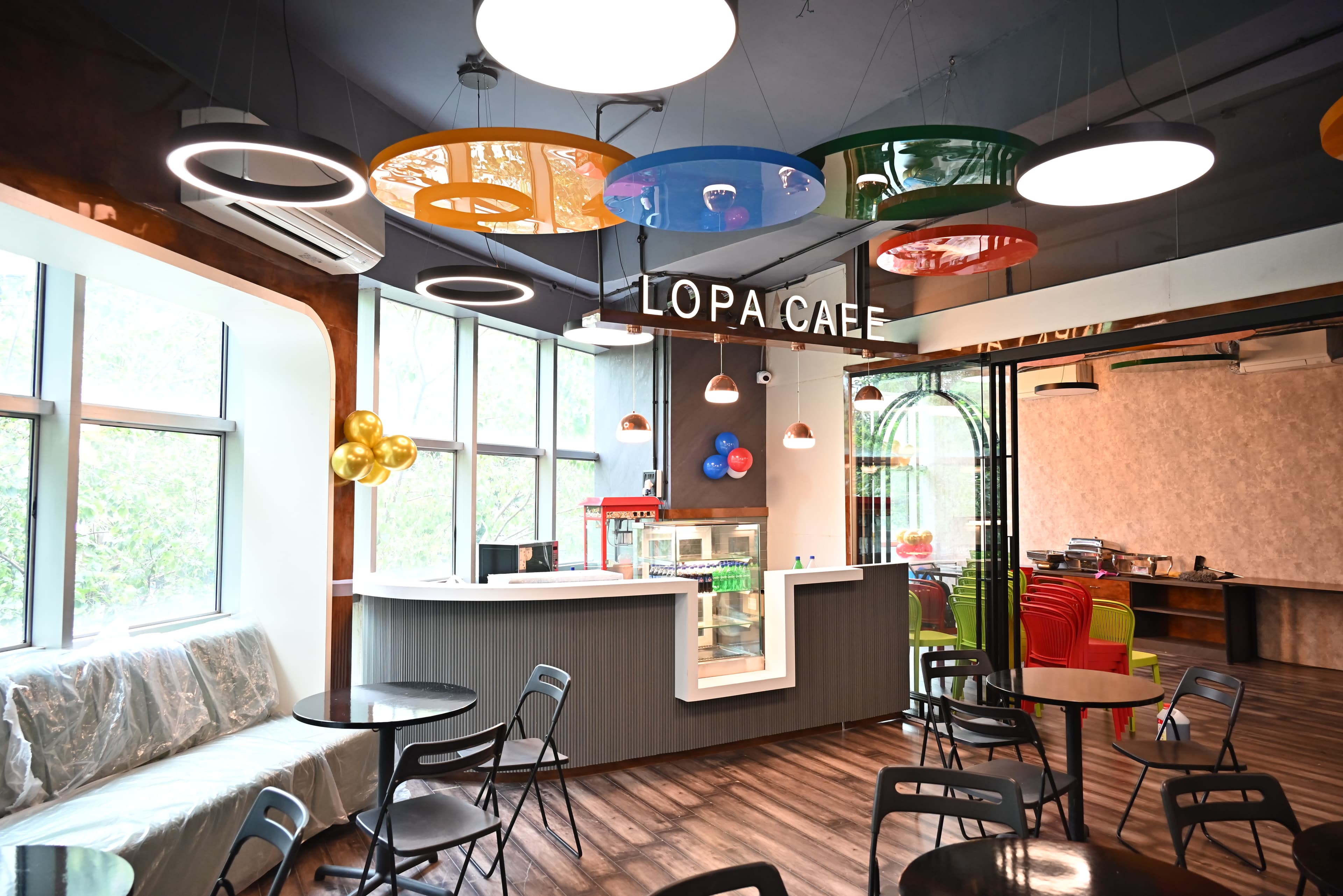 Lopa Cafe interior